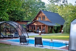 Srub bazén a wellness - Kerský les - park Mirakulum