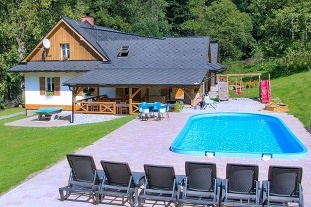 Chalupa s bazénem - pod Lysou horou - Šance