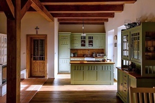 Chalupa Křivoklátsko - Koněpruské jeskyně - Karlštejn