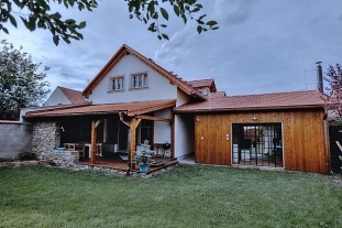 Chalupa Křivoklátsko - Koněpruské jeskyně - Karlštejn