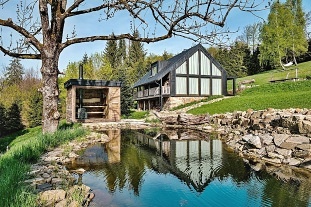 Chata na samotě - wellness a jezírko - Beskydy