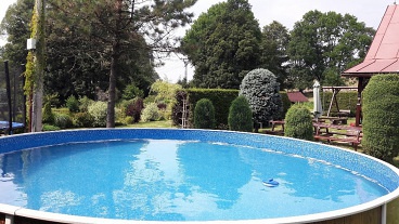 Poloroubenka s bazénem - Deštné v Orlických h.