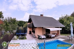 Chata Blaník s bazénem - zámek Konopiště