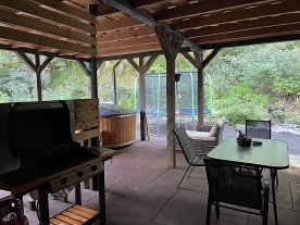 Roubenka wellness a vinný sklep - východní Čechy