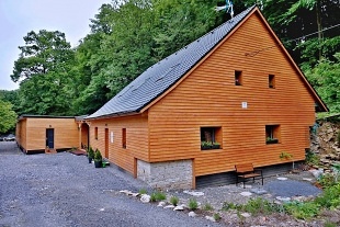 Roubenka wellness a vinný sklep - východní Čechy