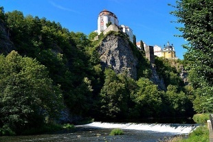 Chata s vířivkou - u řeky Dyje - hrad Frejštejn