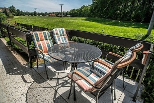 Chata s bazénem u řeky Lužnice - jižní Čechy