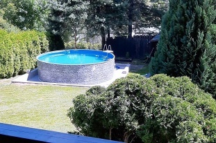 Chalupa s bazénem - řeka Jizera - Rokytnice