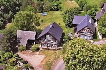 Roubenka bazén a hřiště - Máchovo jezero
