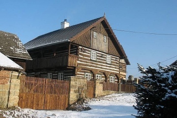 Roubenka bazén a hřiště - Máchovo jezero