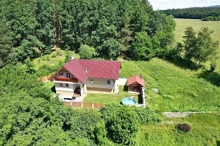 Chalupa na samotě u lesa s bazénem - Tábor