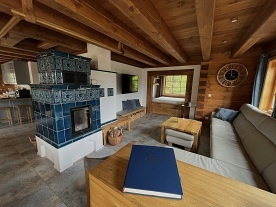 Roubenka a koupací jezírko s wellness - Monínec