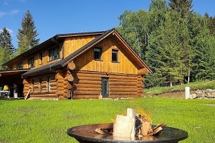 Wellness srub a koupací jezero - Novohradské hory