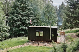 Glamping Malá Morava - klášter Hedeč - hideandseek