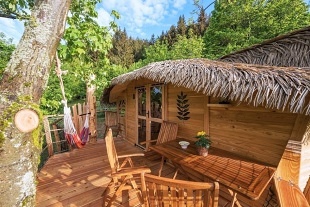 Glamping Treehouse a sauna - výhled na Ještěd