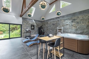 Chalupa s bazénem a wellness - České středohoří