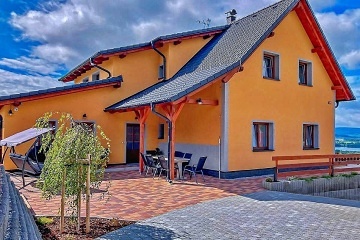 Rodinn chalupa - apartmny - vhled na Lipno