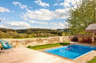 Chata s bazénem - Toulava - Chýnovské jeskyně