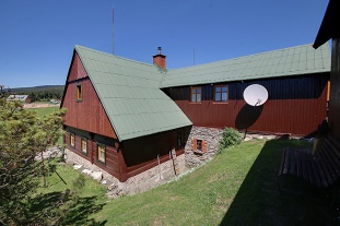 Roubenka bazén a výhled na Sněžku - Krkonoše