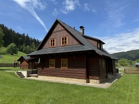 Valašská roubenka - Javorníky a Beskydy - Leskové