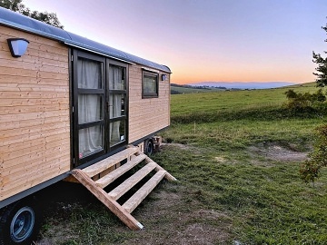 Maringotka pod Vyhldkou - glamping Ryovit