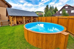 Chalupa - bazén a dětské hřiště - Králíky