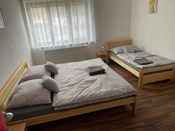 Chalupa s bazénem - apartmány Třeboňsko - Hamr