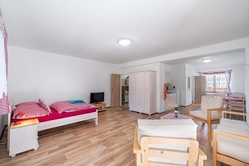 Chalupa s bazénem - apartmány Třeboňsko - Hamr