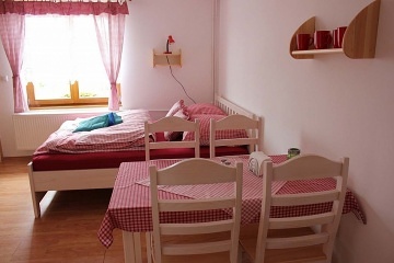 Chalupa s bazénem - apartmány Třeboňsko - Hamr