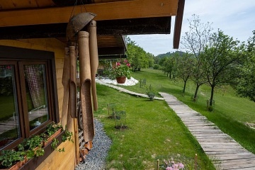 Chata a koupací sud - glamping na samotě Zlínsko