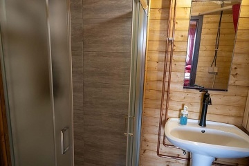 Chata a koupací sud - glamping na samotě Zlínsko