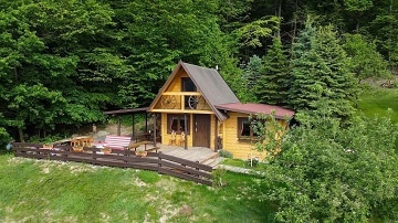 Chata a koupací sud - glamping na samotě Zlínsko