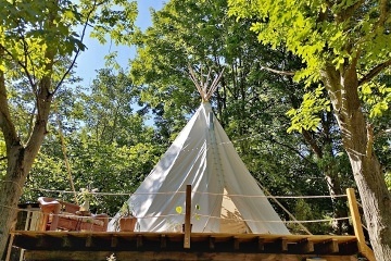 Teepee V Zti - Glamping Ledeko - Szava