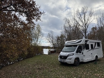 Glamping s wellness - pozemek na rybaen - Sandberk