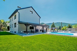 Apartmánová chata a bazén - Jizerskohorské bučiny