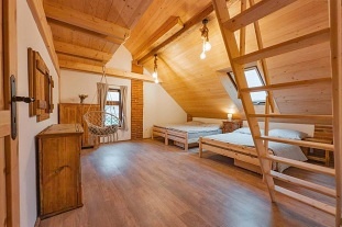 Wellness chalupa s bazénem - hrad Lanšperk