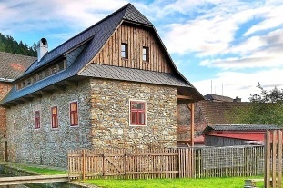 Chalupa u vodního mlýna - CHKO Žďárské vrchy