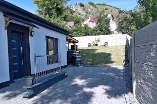 Nový objekt: Chata s bazénem - Stolová hora - CHKO Pálava 1M-655