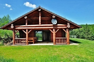 Kanadský srub Pastviny - Chřiby - hrad Buchlov