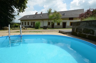 Chalupa s bazénem - Český ráj - Prachovské skály