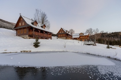 Roubenka s baznem a wellness - Stbrnice